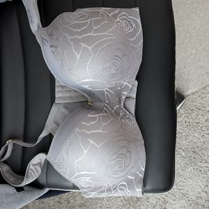 EUC - Ashley Stewart Butterfly Bra